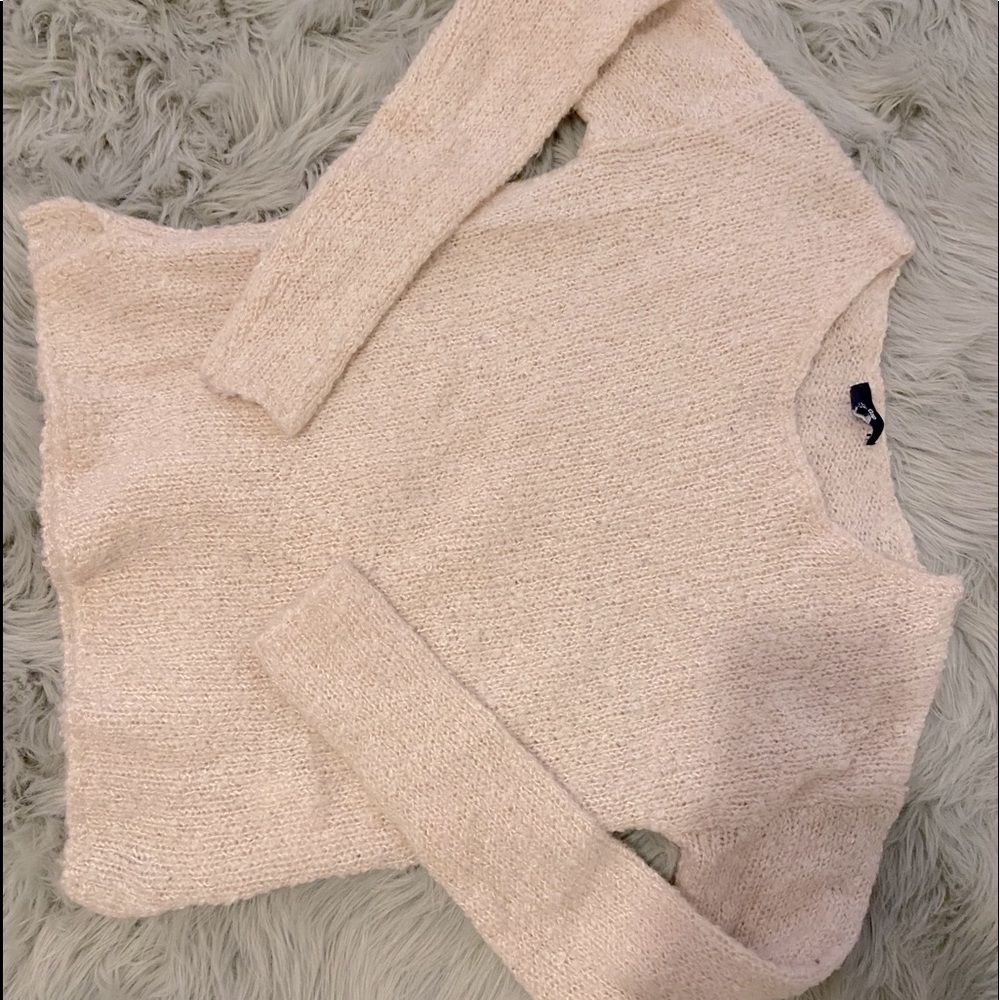 Gap sweater
